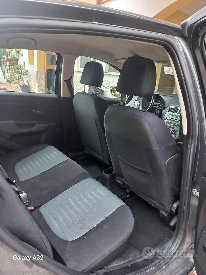 Fiat Punto 2009 photo 3