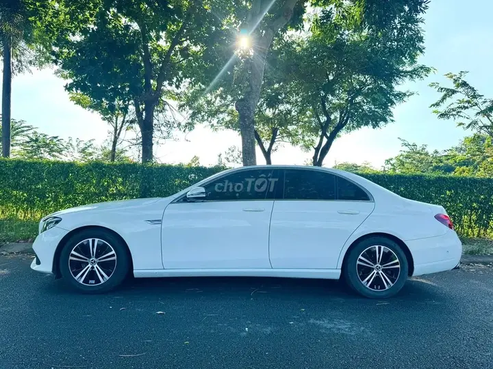 Mercedes-Benz E-Class 2020 photo 3