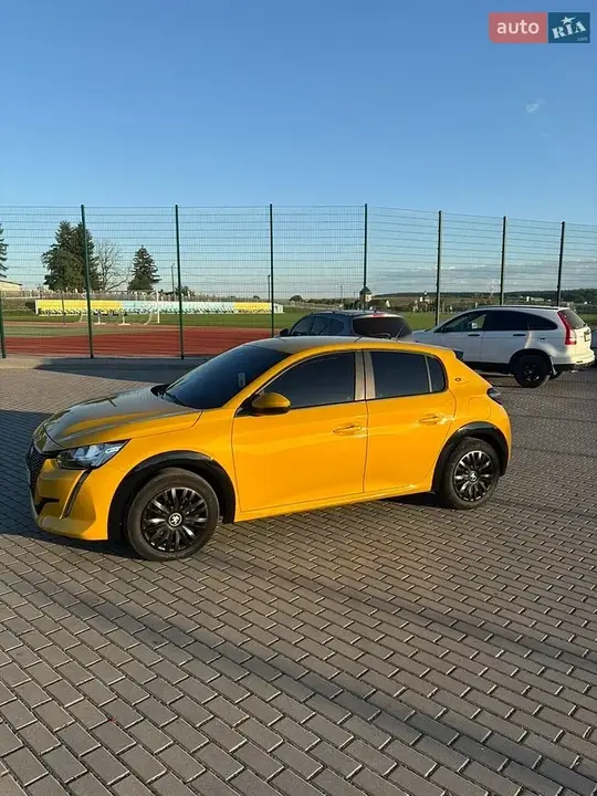Peugeot E-208 2021 photo 5