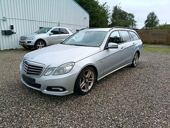 Mercedes-Benz E250 2009 photo 2