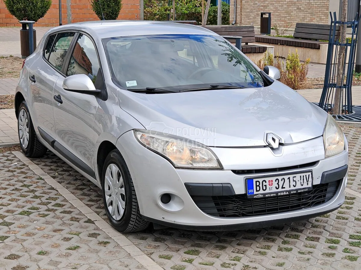 Renault Megane 2010 photo 2