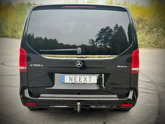 Mercedes-Benz V300 2023 photo 4