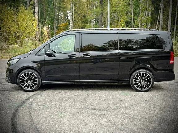 Mercedes-Benz V300 2023 photo 2