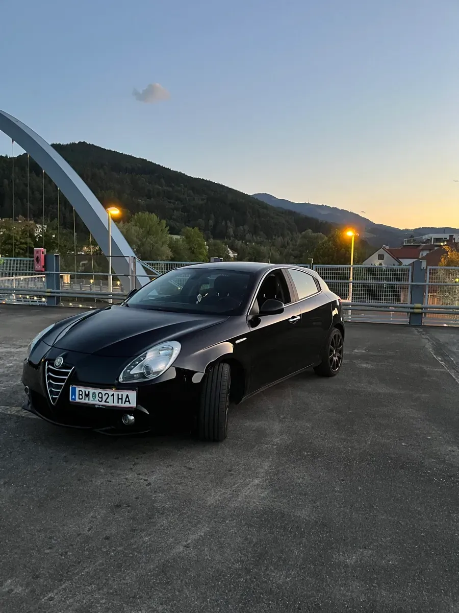 Alfa Romeo Giulietta 2015 photo 2