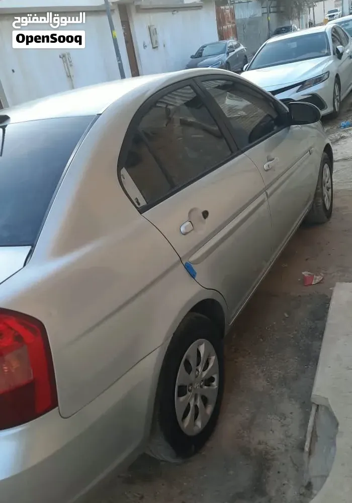 Hyundai Accent 2009 photo 3