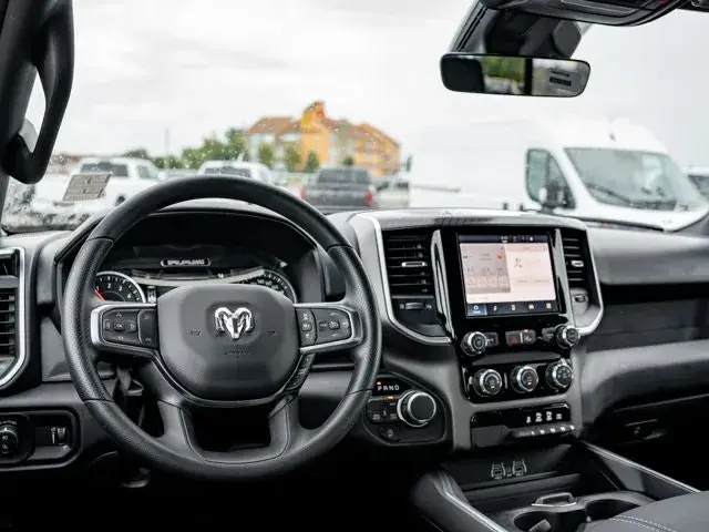 Ram 1500 Express 2026 photo 3