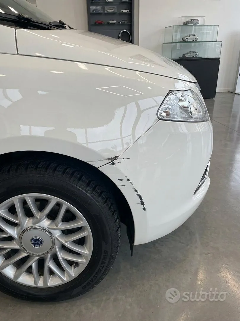 Lancia Ypsilon 2015 photo 4