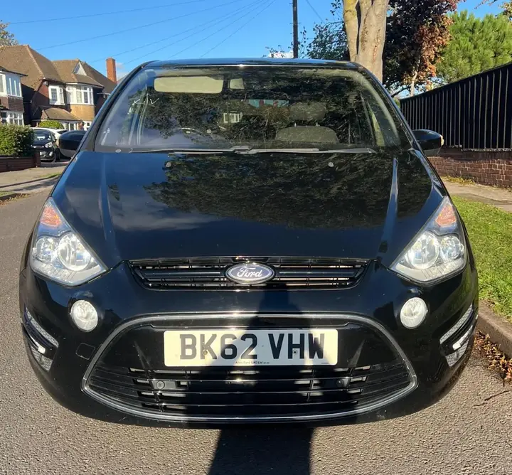Ford S-Max 2012 photo 2
