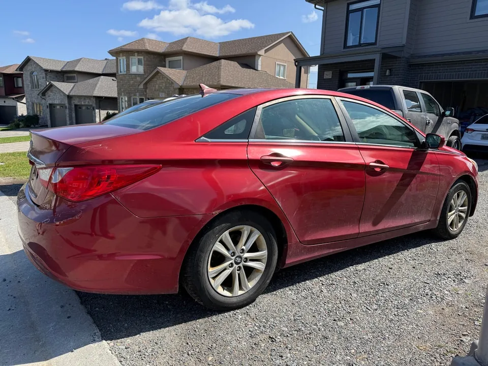 Hyundai Sonata 2012 photo 2