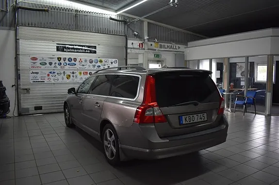 Volvo V70 2010 photo 4