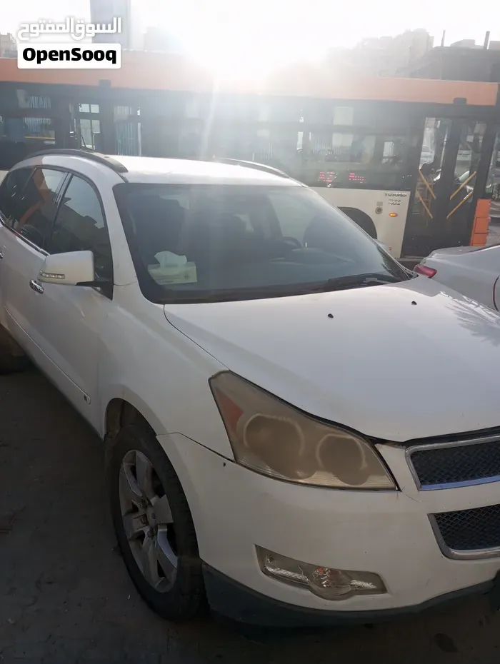Chevrolet Traverse 2010 photo 2