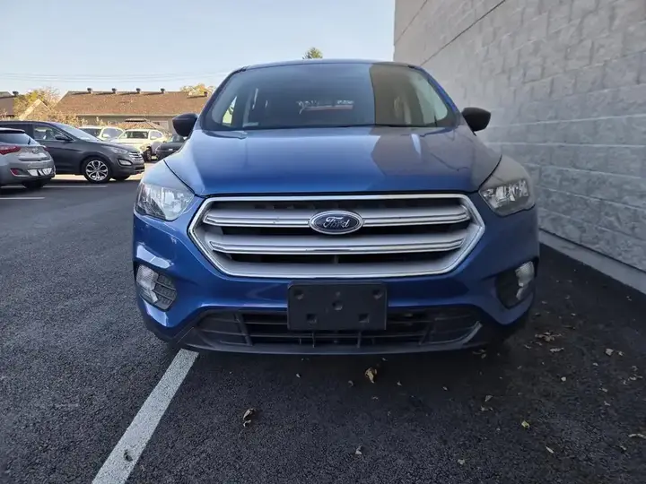 Ford Escape 2019 photo 2