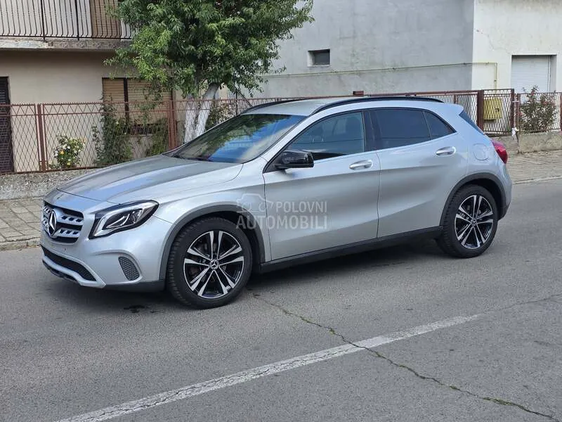 Mercedes-Benz Gla 2017 photo 2