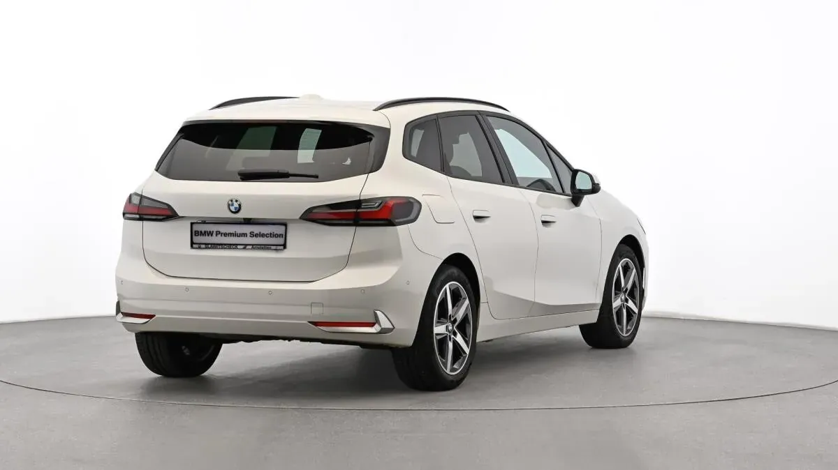 BMW 2 Series 2023 photo 3