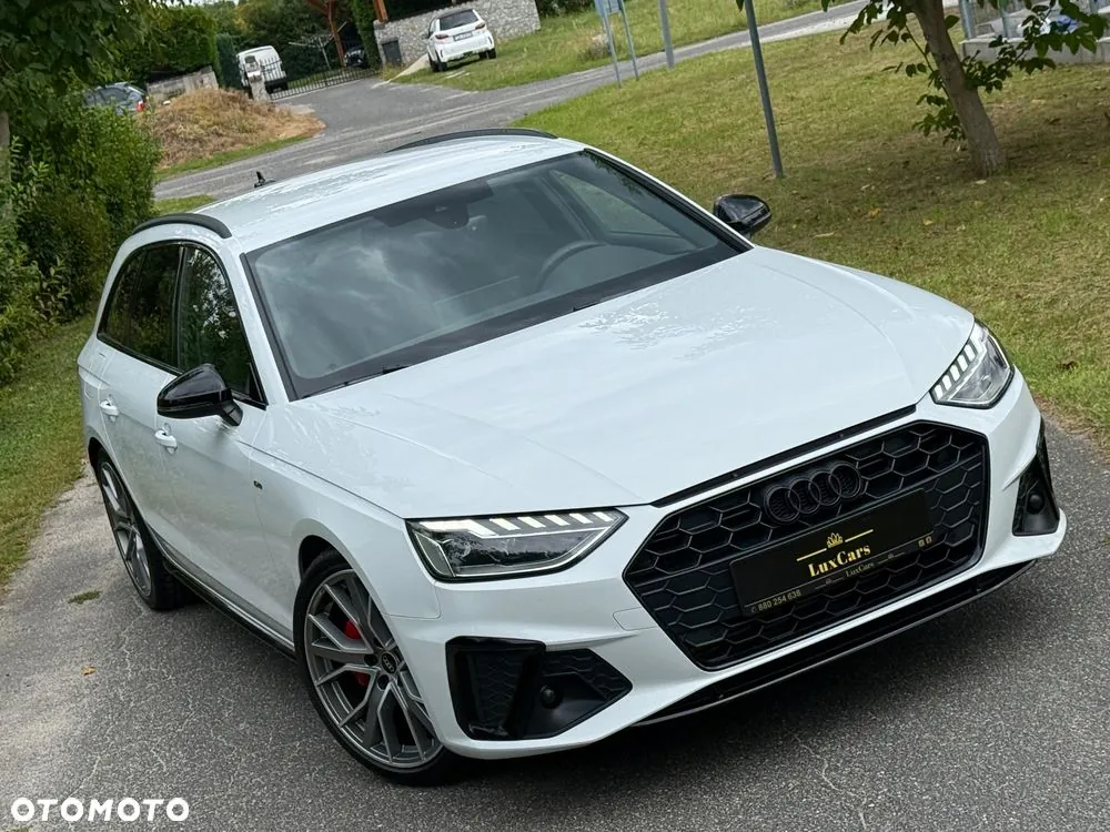 Audi A4 2022 photo 2