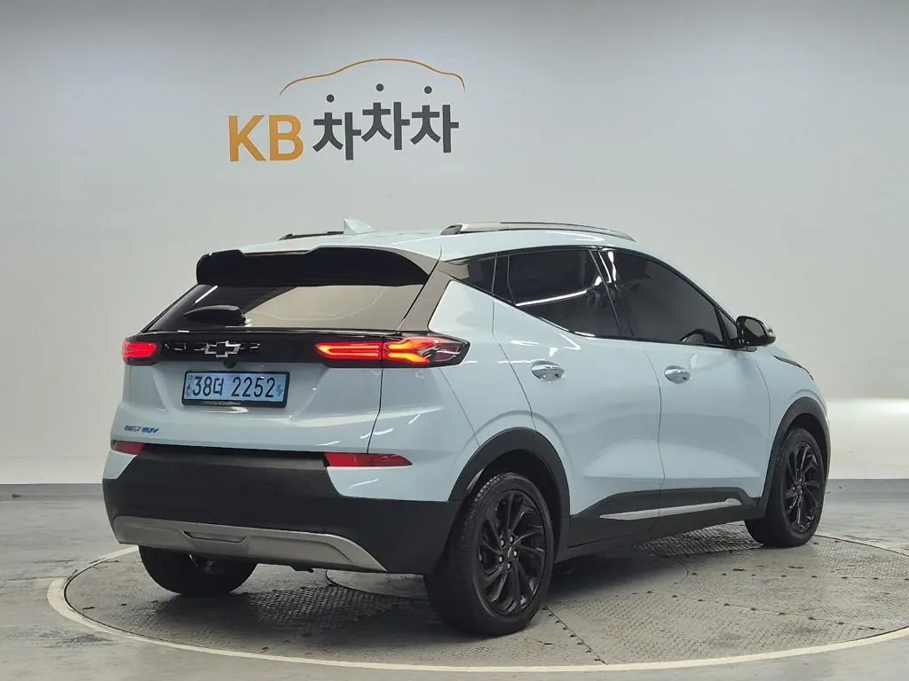 Chevrolet Bolt Euv 2023 photo 3