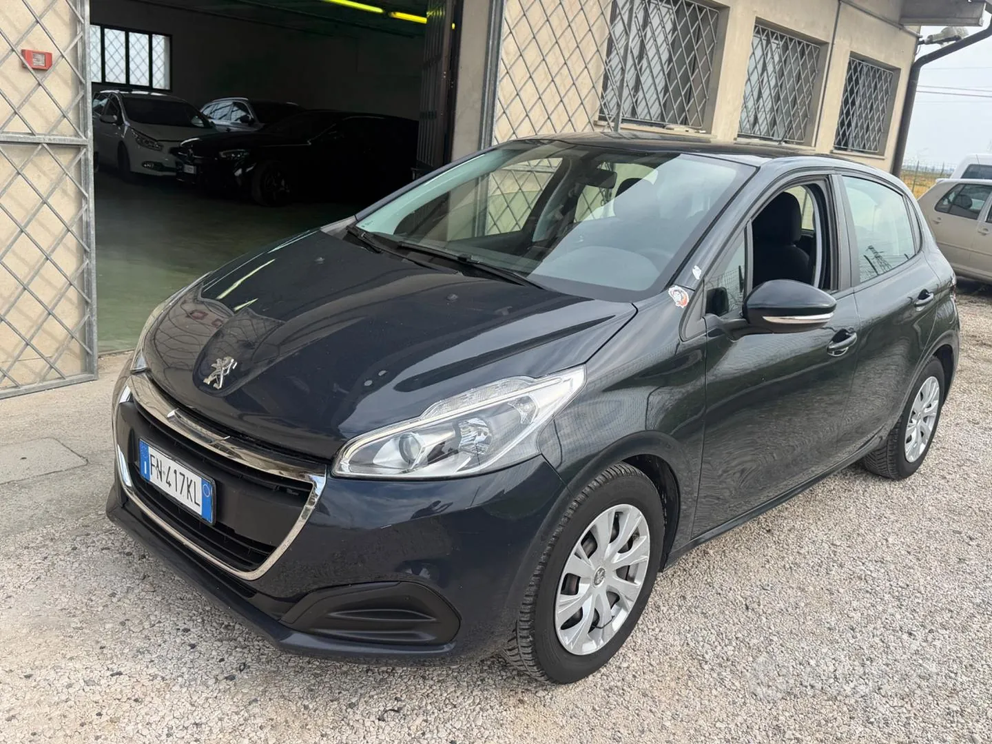 Peugeot 208 2018 photo 3