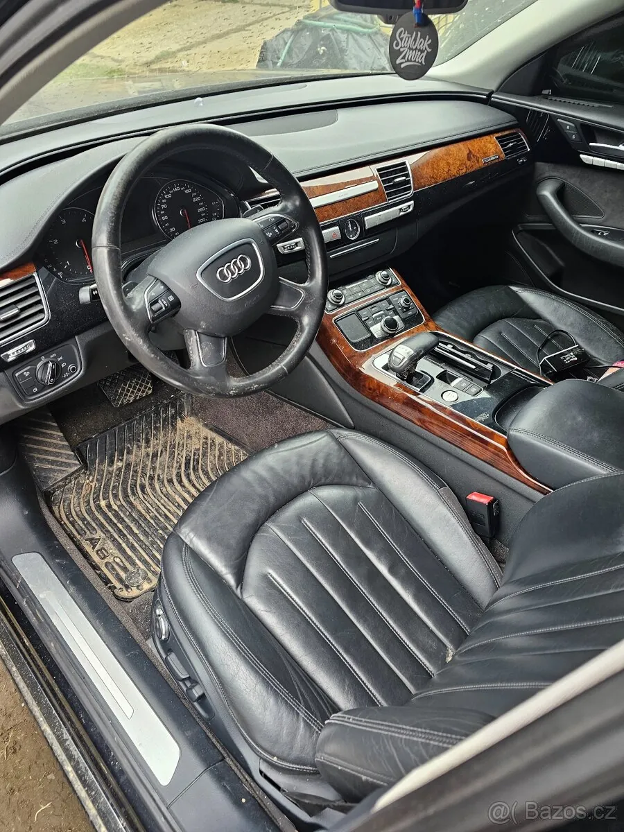 Audi A8 photo 3