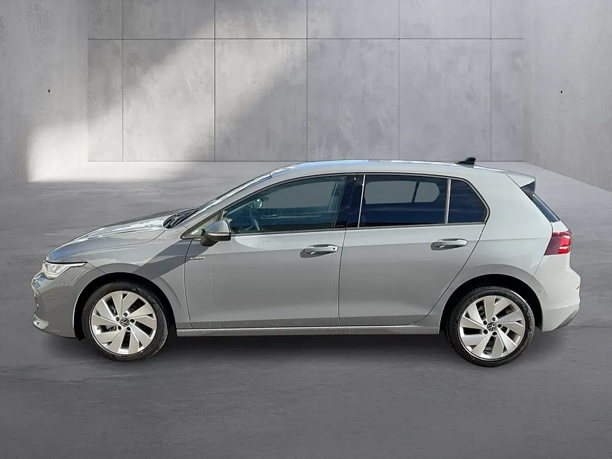 Volkswagen Golf 2026 photo 2