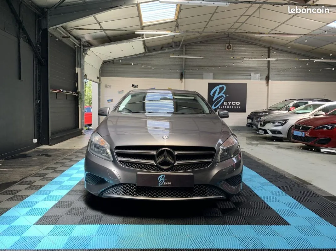 Mercedes-Benz A-Class 2016 photo 2
