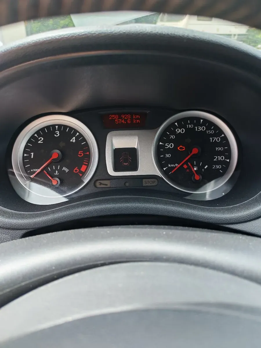 Renault Clio 2011 photo 3