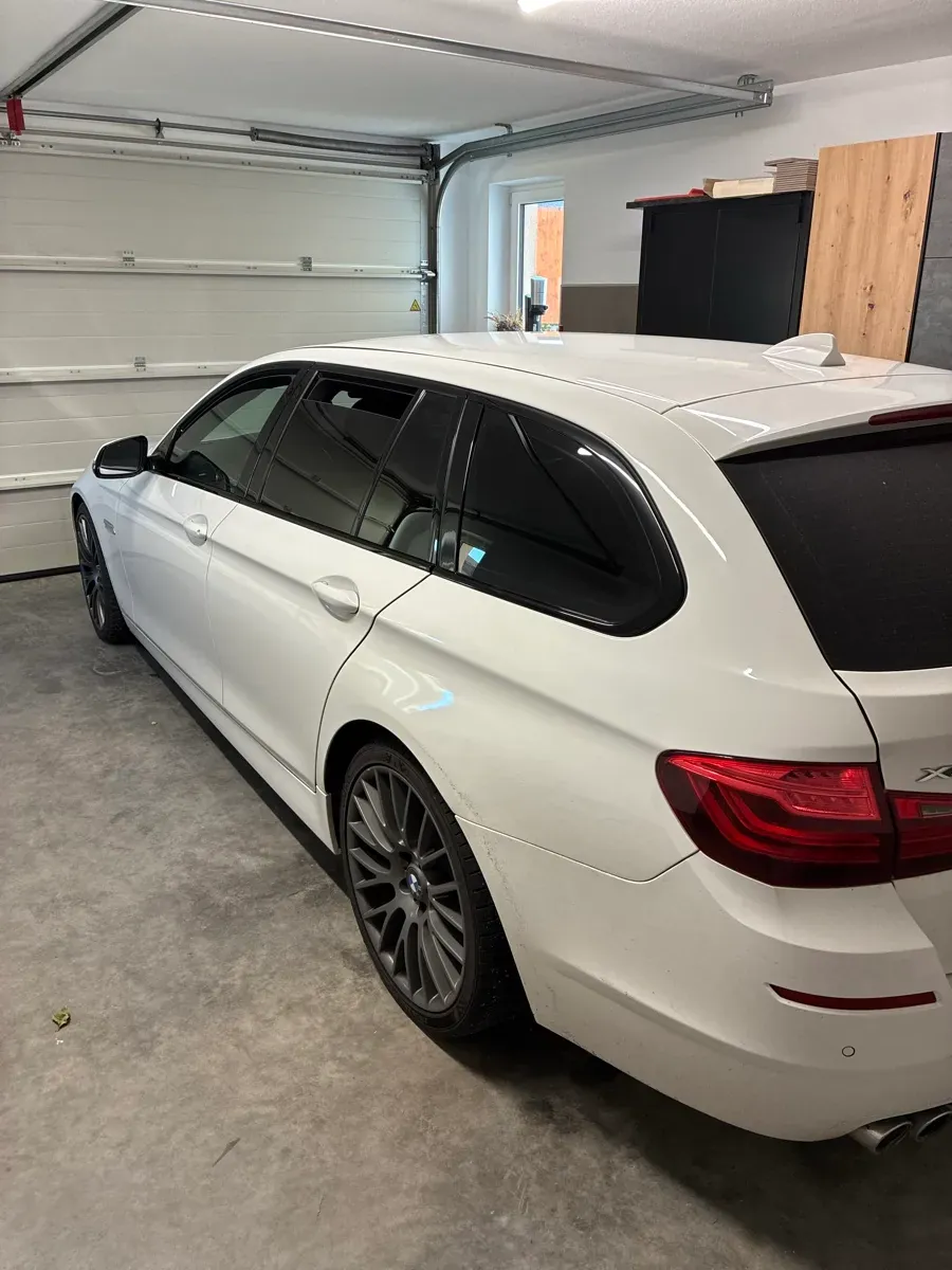 BMW 5 Series 2017 photo 2