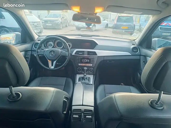 Mercedes-Benz C-Class 2012 photo 3