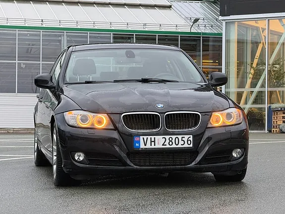 BMW 3 Series 2010 photo 4