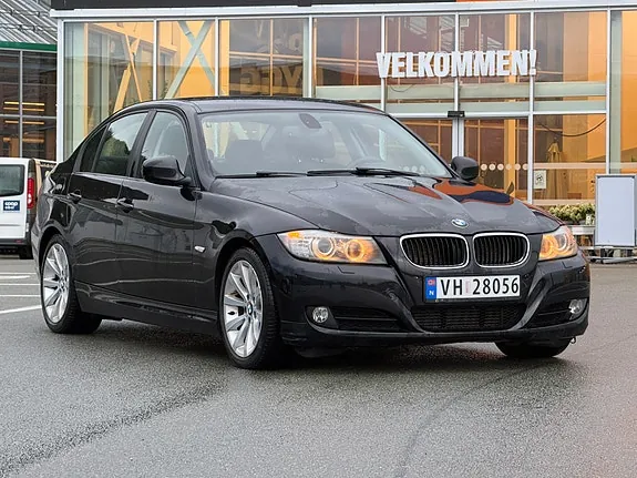 BMW 3 Series 2010 photo 3