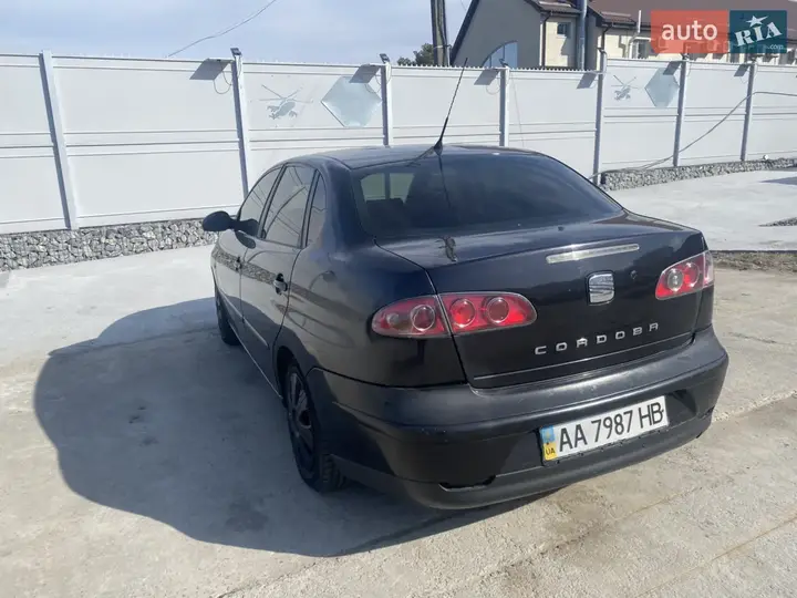 Seat Cordoba 2008 photo 4