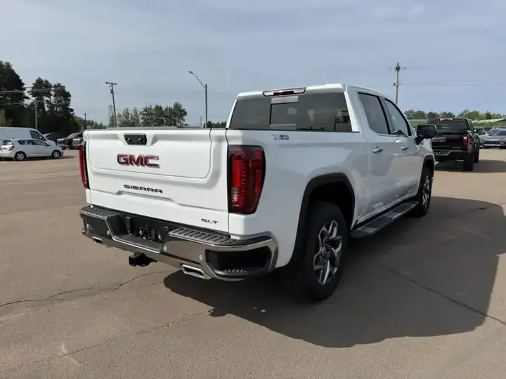 GMC Sierra 1500 2026 photo 3