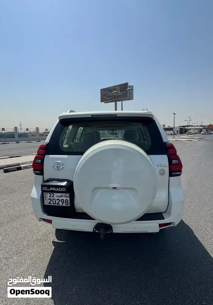 Toyota Prado 2023 photo 3