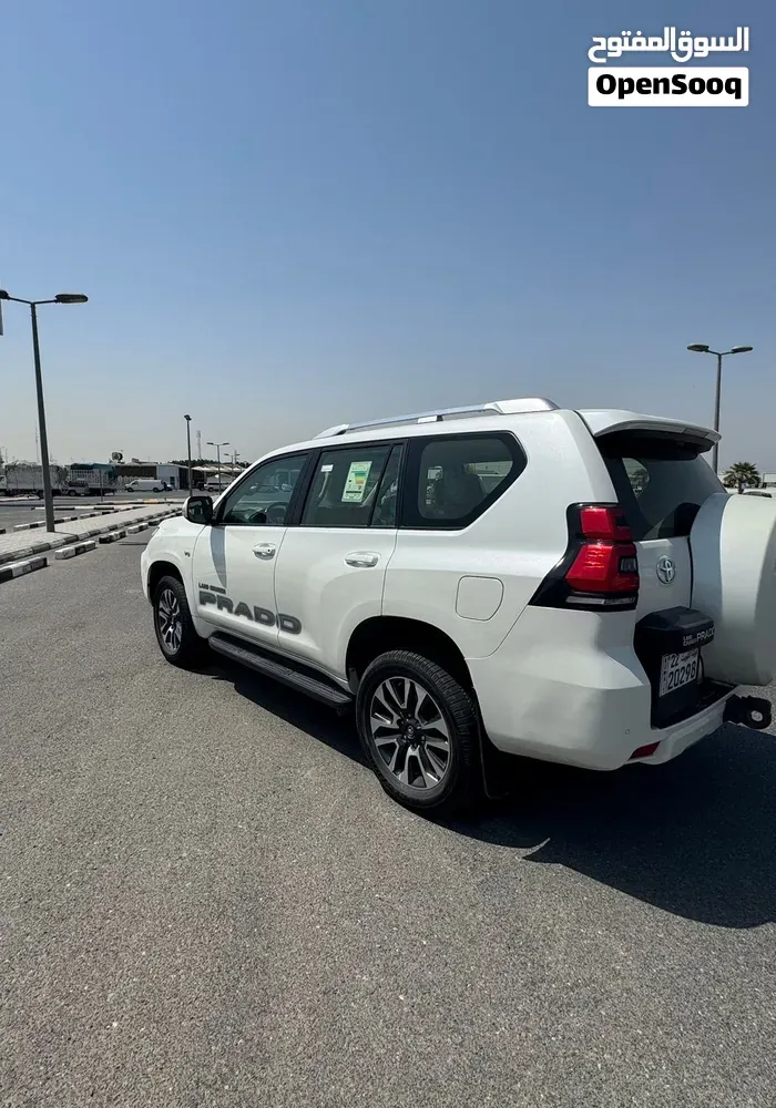 Toyota Prado 2023 photo 4