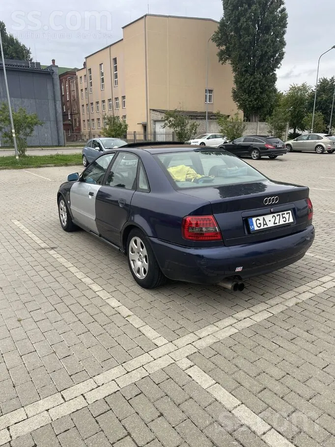 Audi A4 1996 photo 4