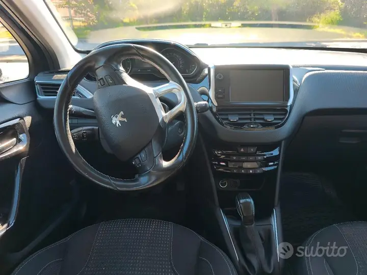Peugeot 208 2017 photo 4