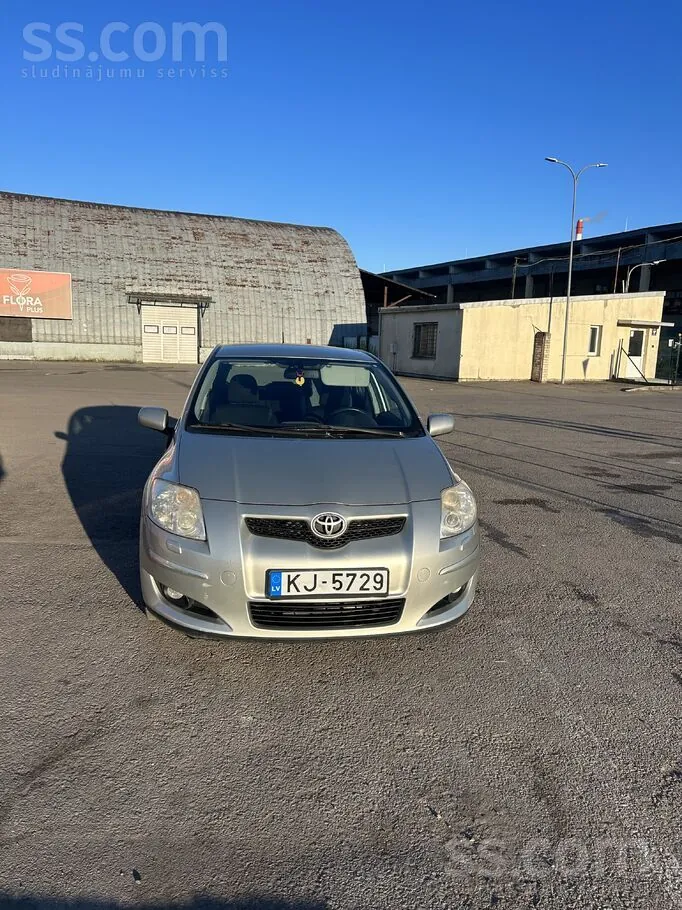 Toyota Auris 2007 photo 2
