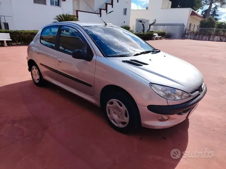 Peugeot 206 2003 photo 3