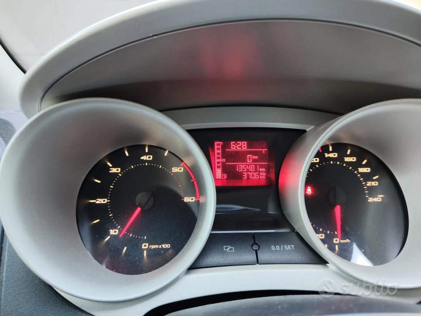Seat Ibiza 2011 photo 4