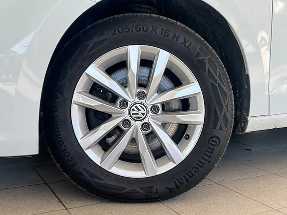 Volkswagen Touran 2018 photo 4