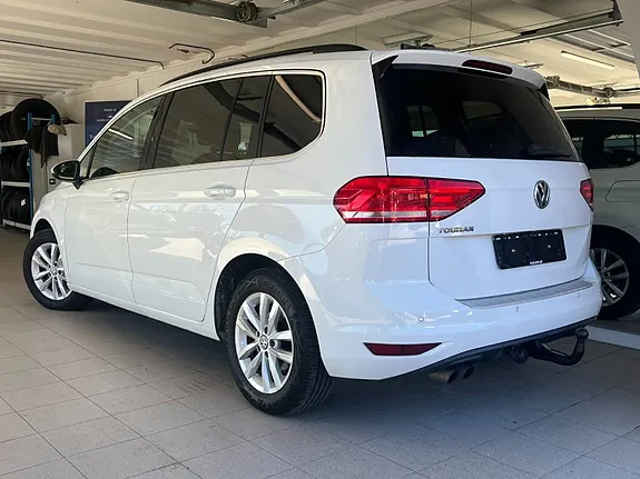 Volkswagen Touran 2018 photo 2