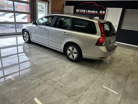 Volvo V50 2011 photo 4