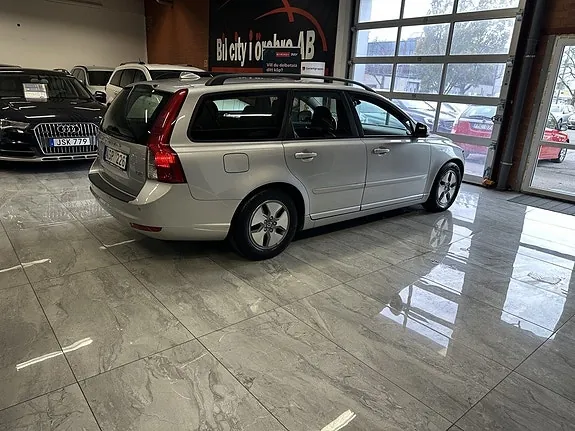 Volvo V50 2011 photo 5