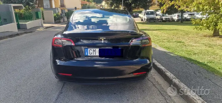 Tesla Model 3 2023 photo 3
