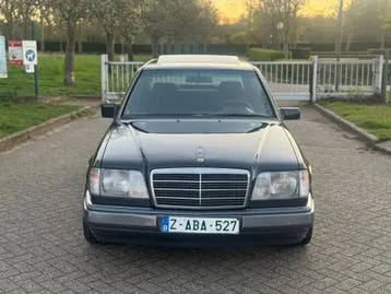 Mercedes-Benz E250 1996 photo 2