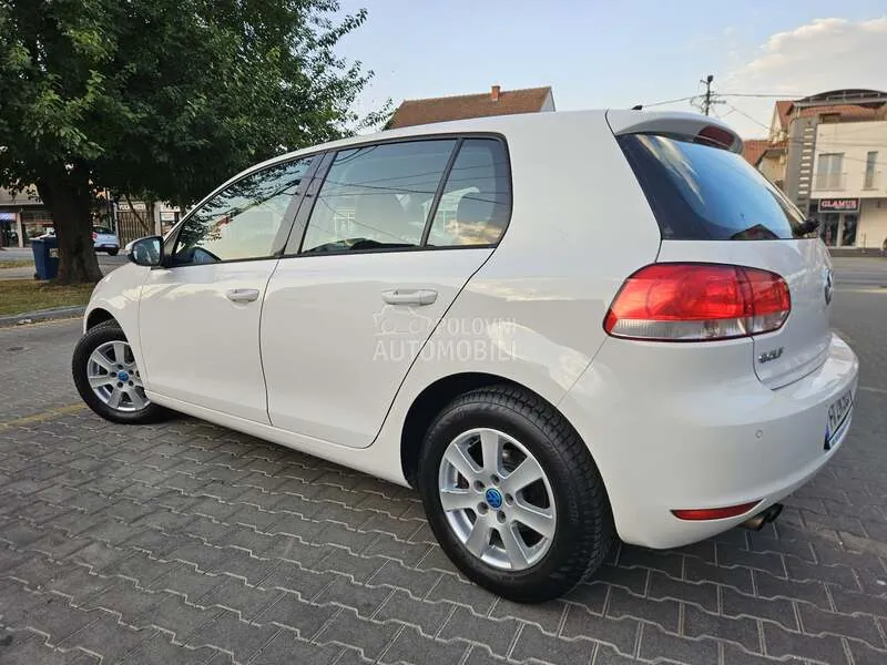 Volkswagen Golf 2010 photo 4