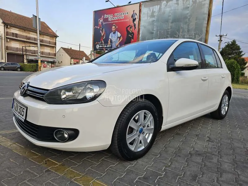 Volkswagen Golf 2010 photo 2
