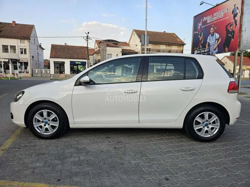 Volkswagen Golf 2010 photo 3