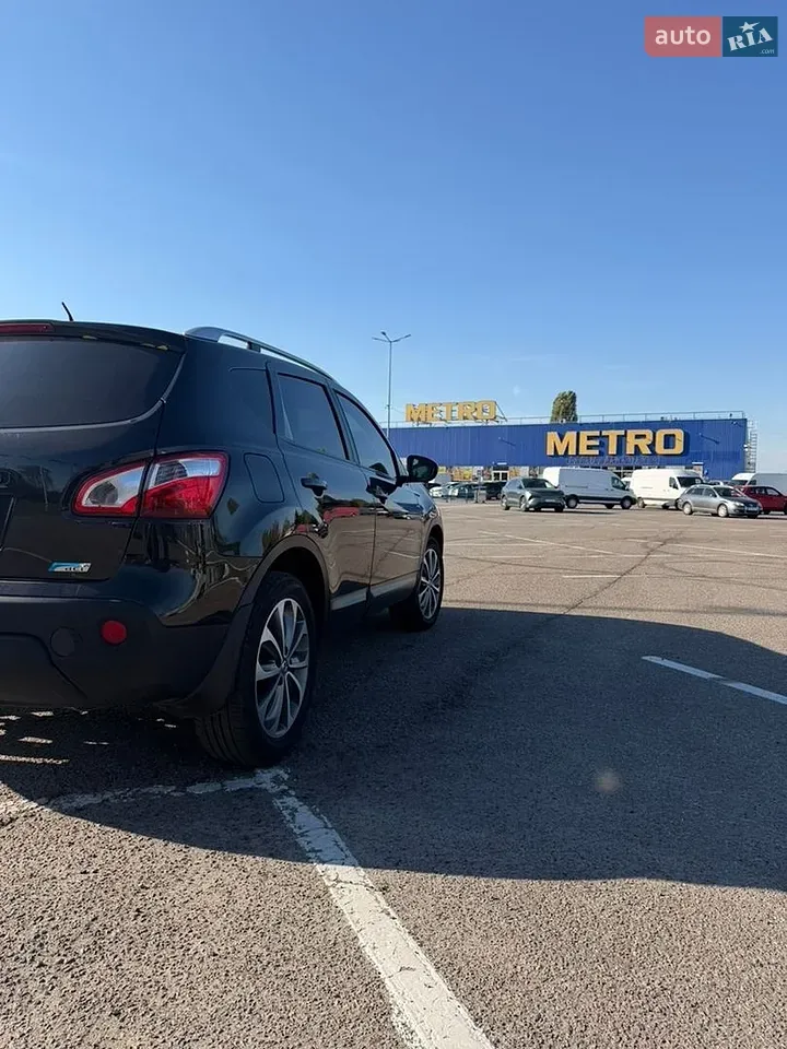 Nissan Qashqai 2012 photo 2