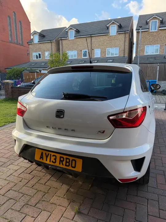 Seat Ibiza 2013 photo 2