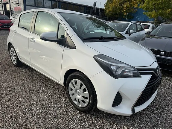 Toyota Yaris 2015 photo 3
